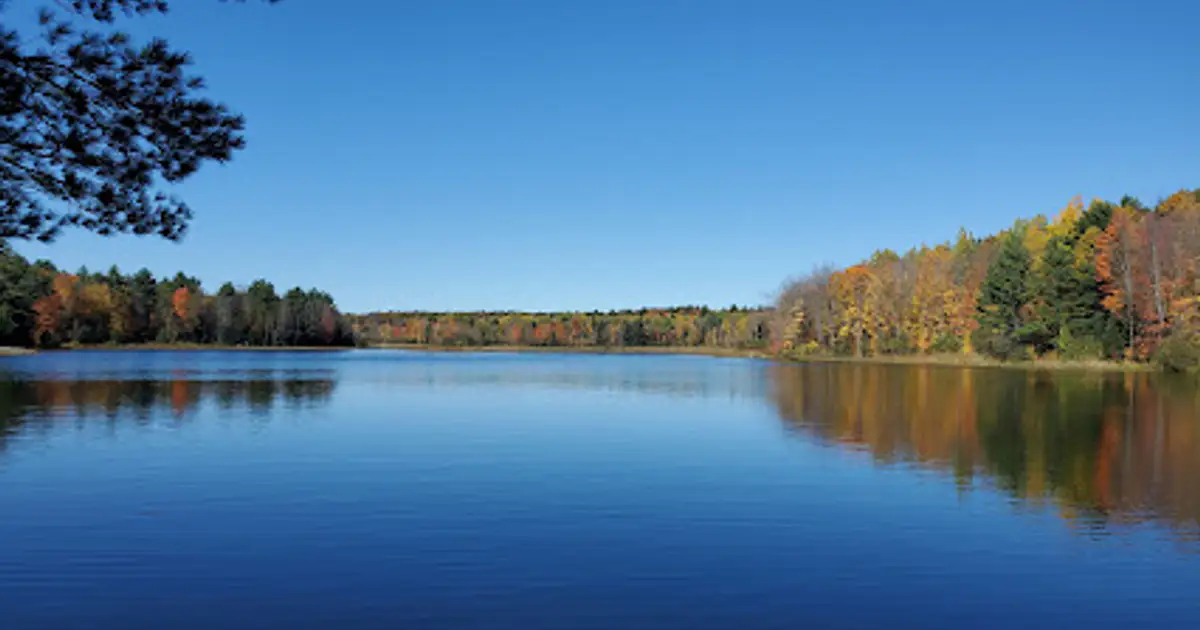 Parc naturel du Lac-Jérôme Travel Guide | Evendo