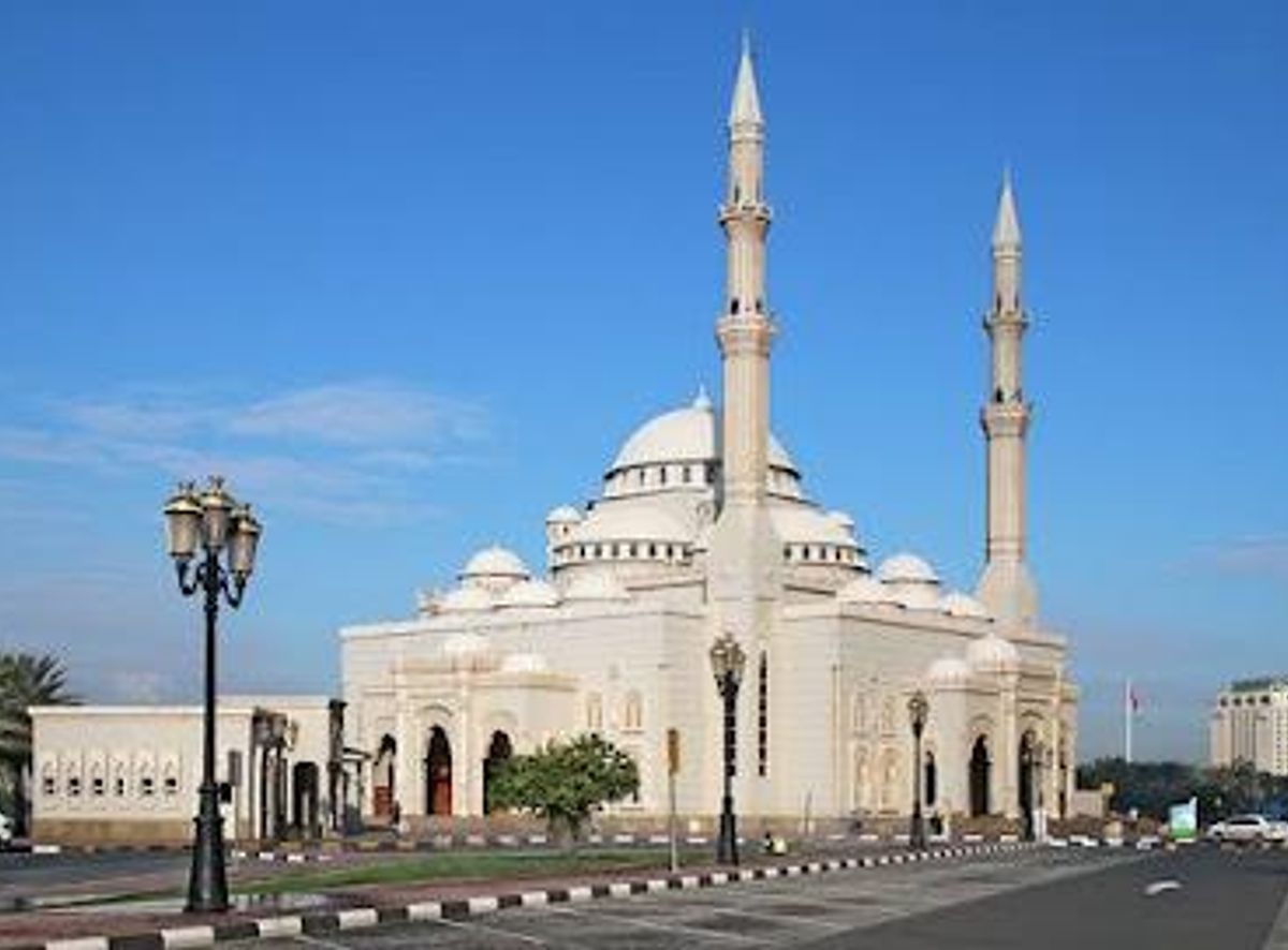 The Majestic Al Noor Mosque: A Cultural Gem in Sharjah