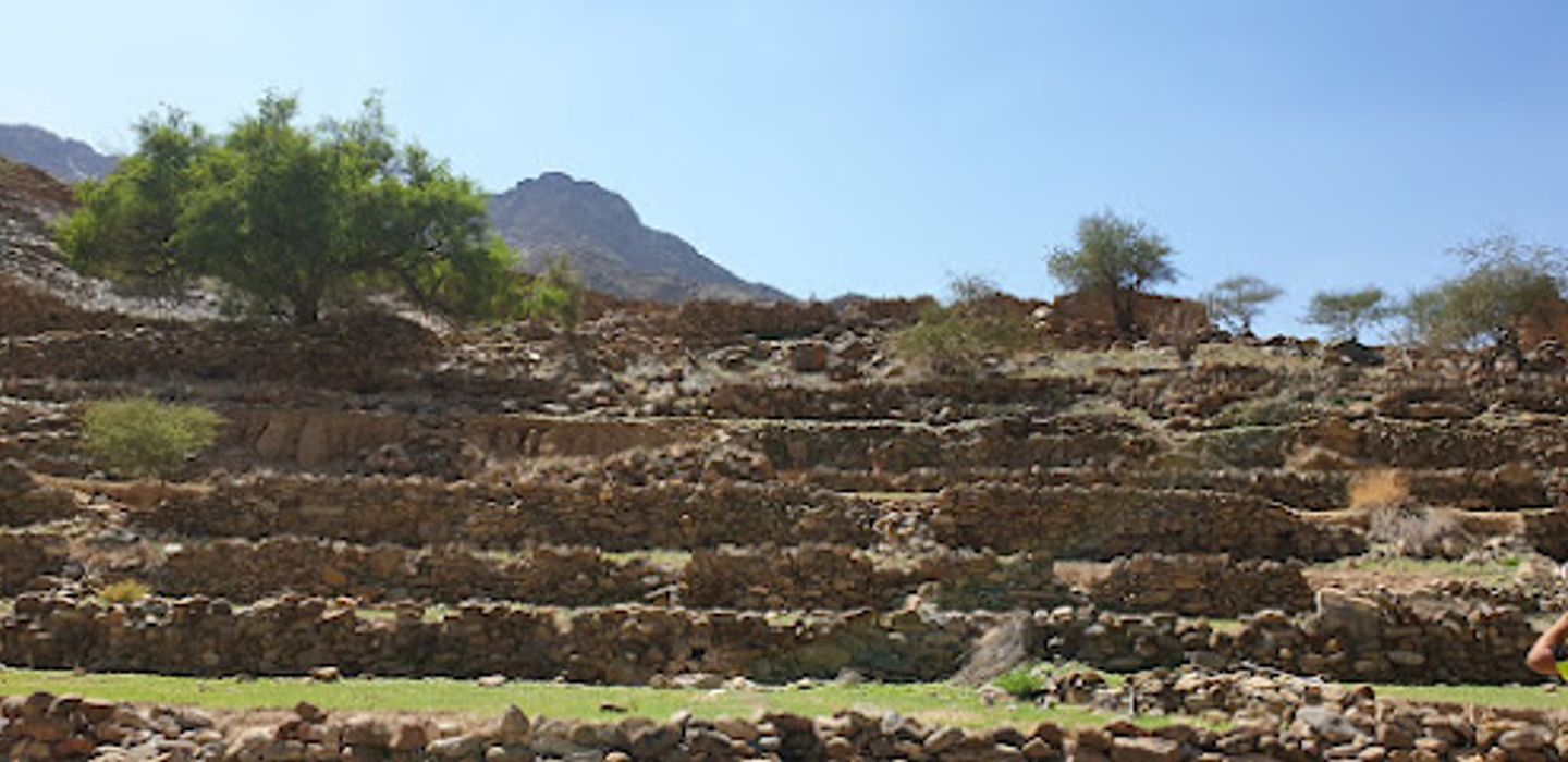 The chains Oman