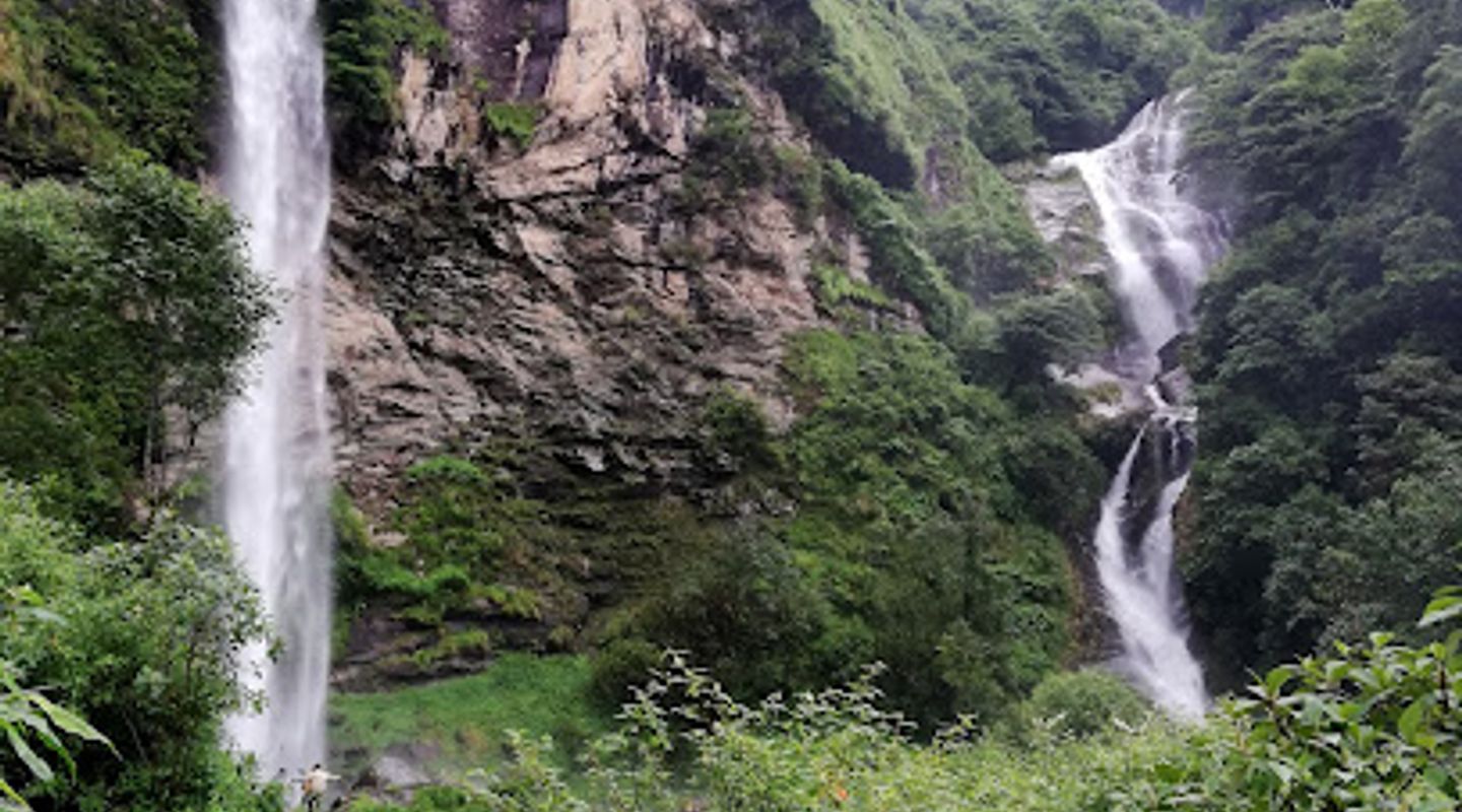 ब्ल्याङ्जे झरना Blyangje Waterfall