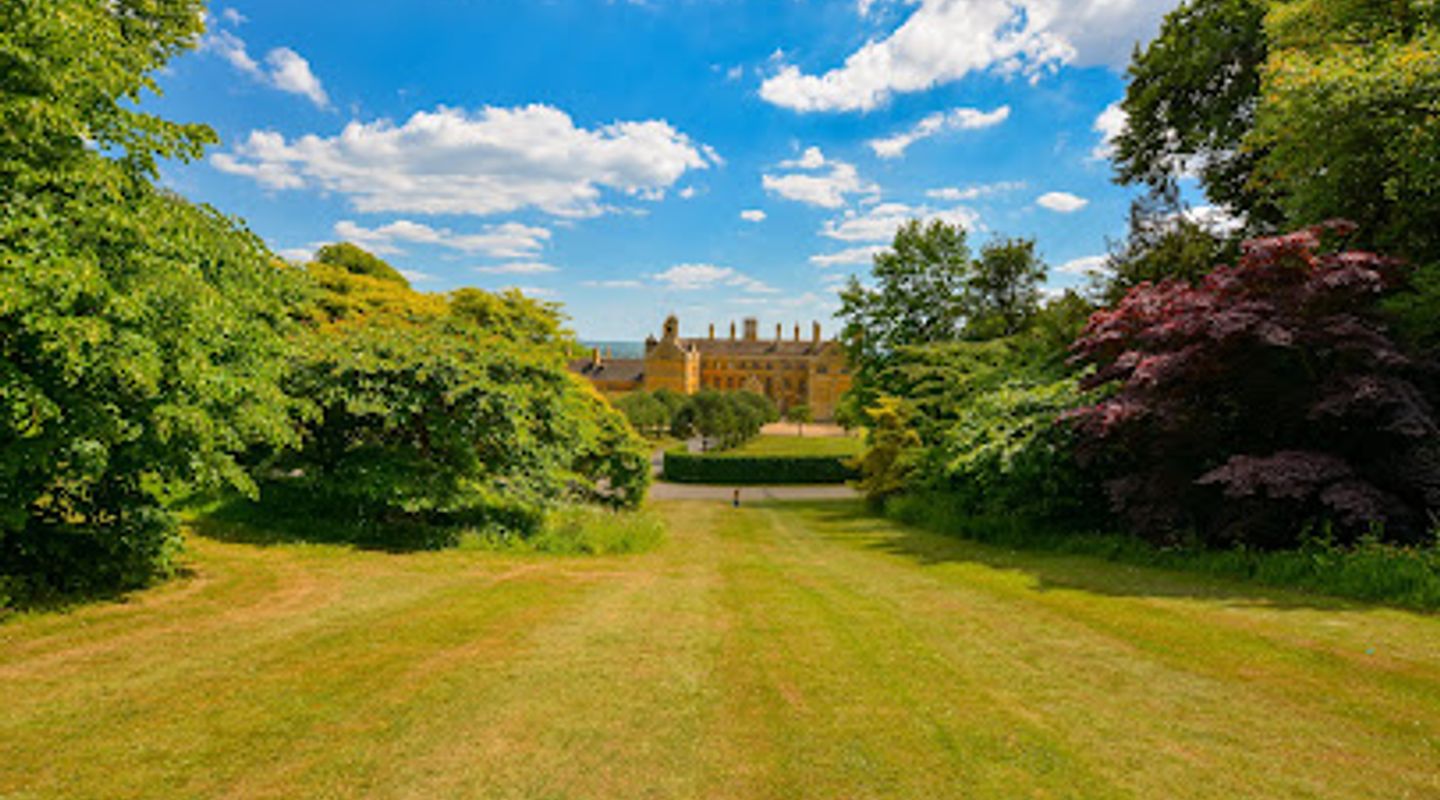 Cotswold Falconry Centre