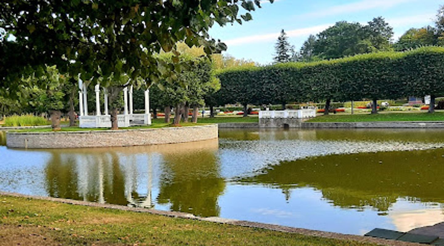 Kadriorg sundial