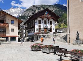 Piazza Abbé Henry