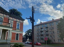 Liepājas himnas skulptūra - Telefonists