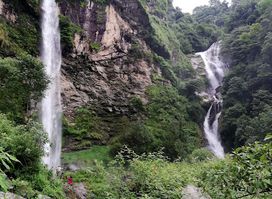 ब्ल्याङ्जे झरना Blyangje Waterfall