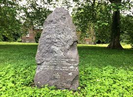 Mindesten for Hans Tausen