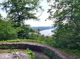 Ruine Neue Isenburg
