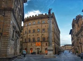 Piazza Santa Trinita
