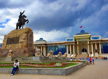 mongolia/ikh-nuur-basin/attraction/sukhbaatar-square