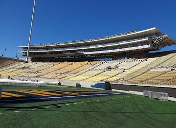 california/oakland/attraction/california-memorial-stadium