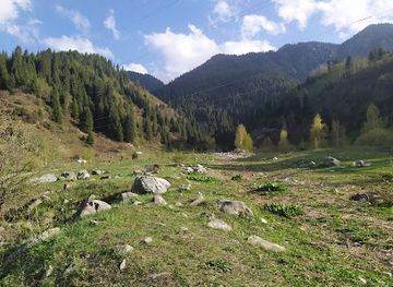 kazakhstan/semirechye-seven-rivers/attraction/bear-waterfall