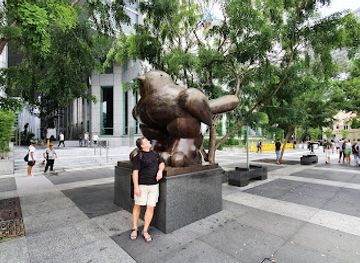 singapore/clarke-quay/attraction/fat-sparrrow-sculpture