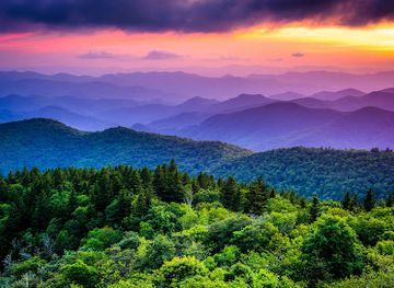 south-carolina/blue-ridge-mountains/attraction/cowee-mountain-overlook