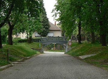 hungary/lake-balaton/attraction/sohajok-hidja
