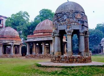 india/delhi/attraction/hauz-khas-fort-rd