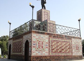 turkmenistan/garagum-canal/attraction/lenin-statue