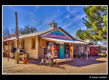 texas/san-angelo/attraction/the-chicken-farm-art-center