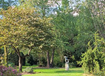 virginia/luray-caverns/attraction/birdsong-pleasure-garden