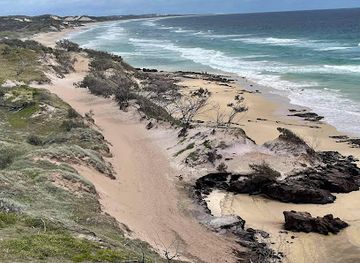 australia/fraser-coast/attraction/south-ngkala-rocks