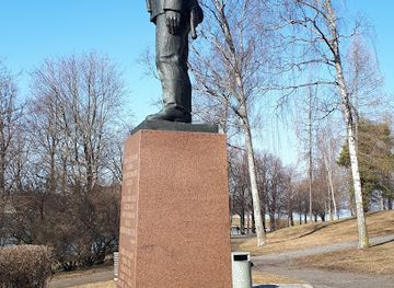 finland/vaasa/attraction/jaeger-statue