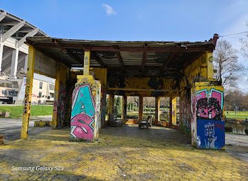 kosovo/shtime/attraction/graffitied-abandoned-building