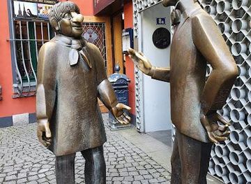 germany/cologne/attraction/tunnes-und-schal