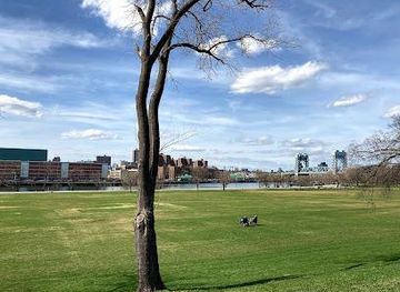 new-york/new-york-city/attraction/randall-s-island-park