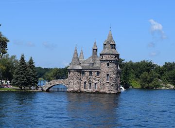 new-york/thousand-islands/attraction/boldt-castle-yacht-house