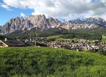 italy/cortina-d-ampezzo/attraction/walking-trail-215