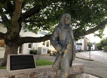 jersey/st-helier-waterfront/attraction/sir-george-de-carteret-sculpture