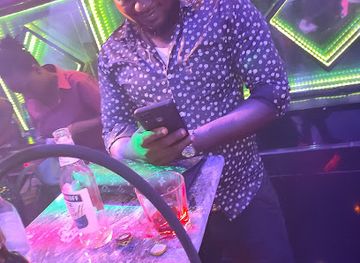 cameroon/limbe-beach/attraction/whatsapp-snack-bar-night-club