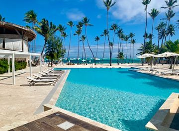 dominican-republic/punta-cana-bavaro/attraction/beachfront-pool-pool-of-the-dominicanos-at-playa-coral-piscina-del-mar-piscina-de-los-dominicanos