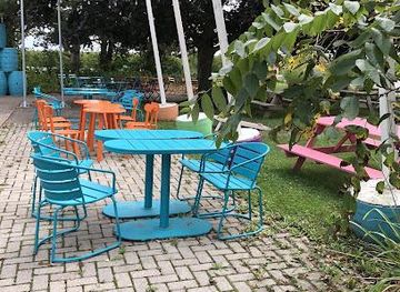 canada/niagara-falls/attraction/shiny-apple-cider-home-of-fresh-wines