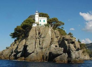 italy/cinque-terre/attraction/faro-di-portofino