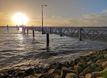 australia/brisbane/attraction/amity-point-jetty