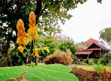 thailand/nakhon-ratchasima/attraction/ruen-khorat-ruen-pho-khong-mahawitthayalay-ratchaphat-nakhon-ratchasima