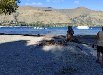 new-zealand/wanaka/attraction/wanaka-natural-spring