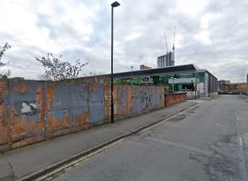 united-kingdom/manchester/attraction/mural-cityscape-under-colourful-sky
