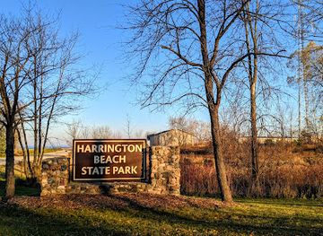 wisconsin/kettle-moraine-state-forest/attraction/harrington-beach-state-park
