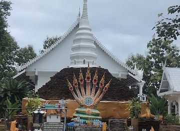 thailand/mekong-river-region/attraction/wat-phra-that-sam-mum-mueang