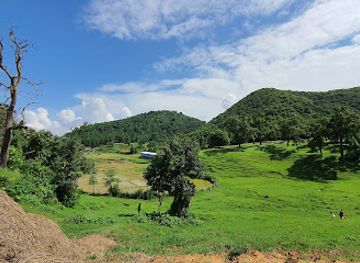 nepal/province-no-2/attraction/field-of-green