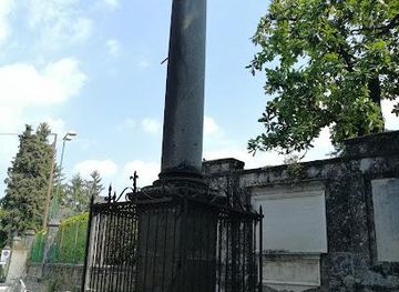 italy/lake-como/attraction/colonna-di-sant-alessandro