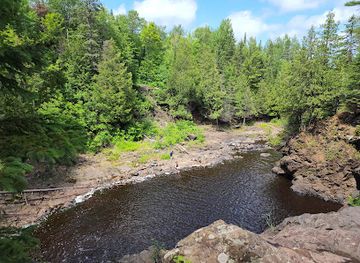 wisconsin/western-uplands/attraction/pattison-state-park
