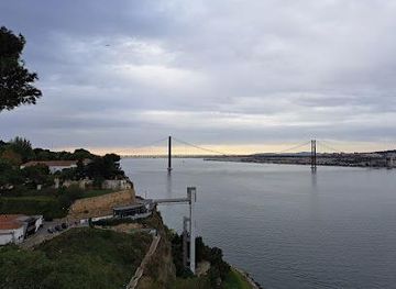portugal/lisbon/attraction/castle-garden