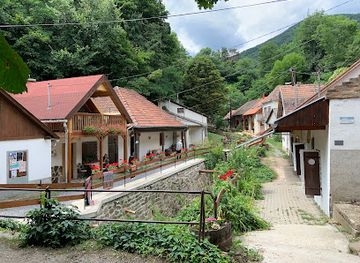 hungary/zemplen/attraction/zsolyomka-cellars