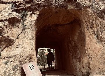 iraq/dohuk-governorate/attraction/kahf-jarasteen