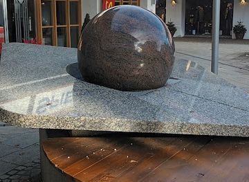 germany/bavarian-alps/attraction/wasserkugel-brunnen