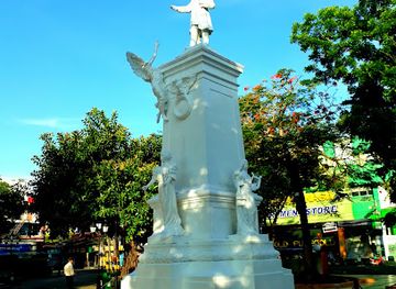 philippines/bicol-region/attraction/plaza-rizal