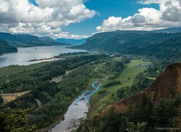 washington/columbia-river-gorge/attraction/vista-house-at-crown-point