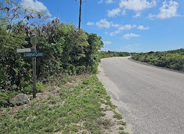 turks-and-caicos-islands/malcolm-s-road-beach/attraction/indian-cave